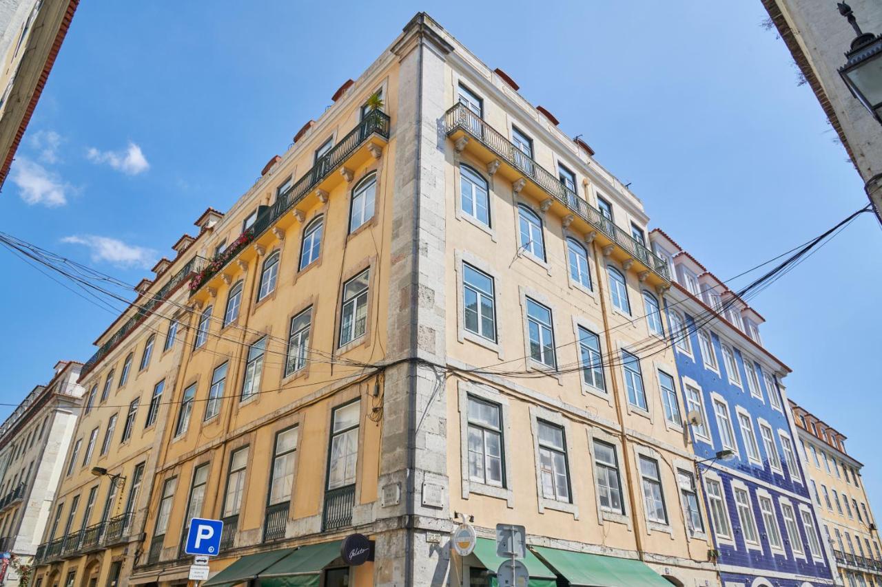 Sunny Pink Street Historical Apt, By Timecooler Lisboa Dış mekan fotoğraf